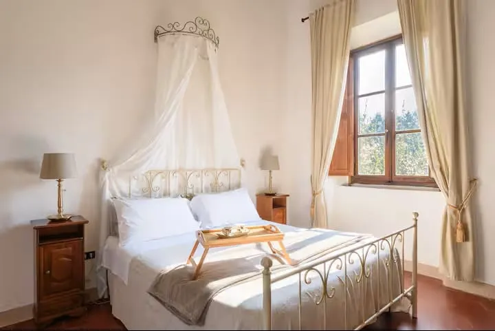 Romantic tuscan guest house, old estate with pool - Image 1