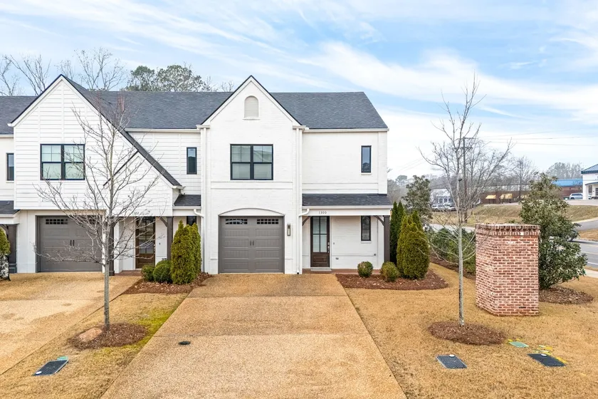 NEW Auburn townhome perfect for families! 3/3.5 - Image 1