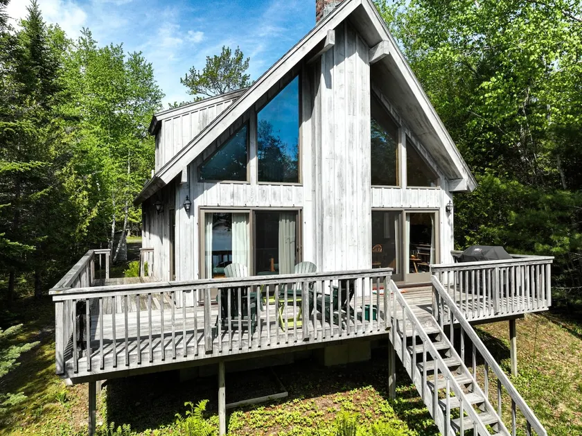 Downeast Waterfront Getaway with Bay Views - Image 1