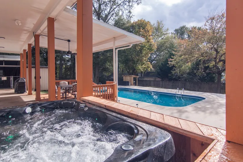 Pool + Hot Tub Oasis | Coastal Vibes Near AU - Image 1
