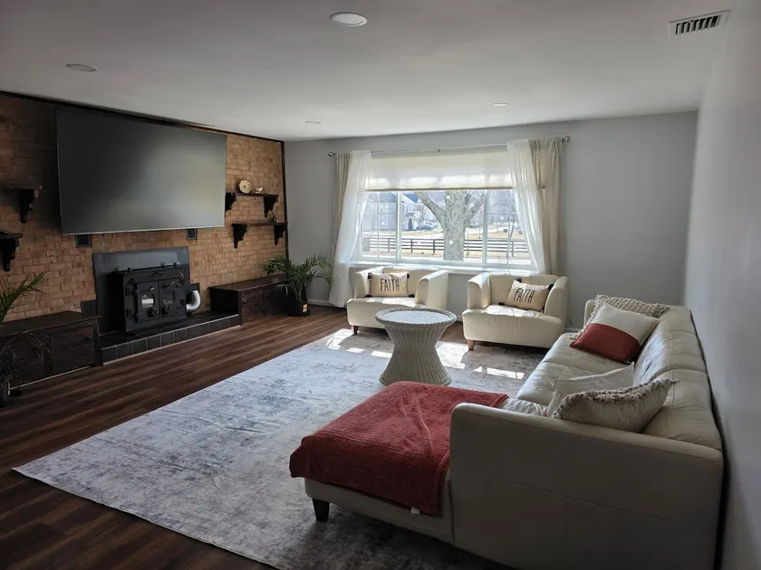 Peaceful Loudoun Retreat | Private Home Elegant. - Image 1