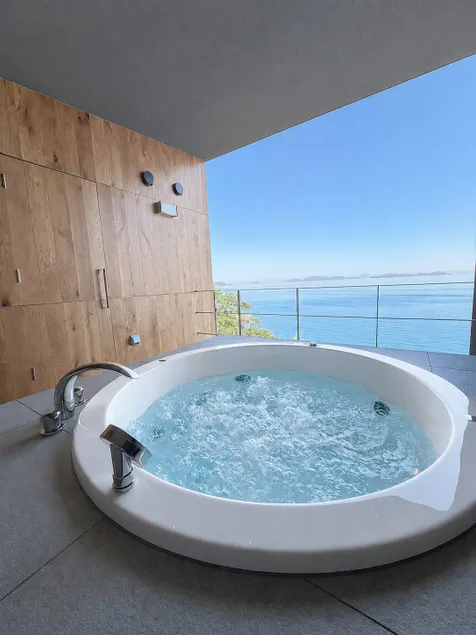 Hilltop Sea View Villa | 3BR/3BA | Hot Tub & Sauna - Image 1