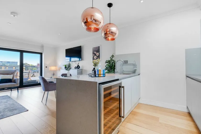 Stylish Huge Flat with Ensuite - Kew & Richmond - Image 1