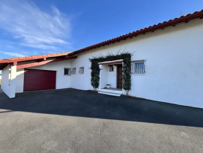 Vacation home - Image 1