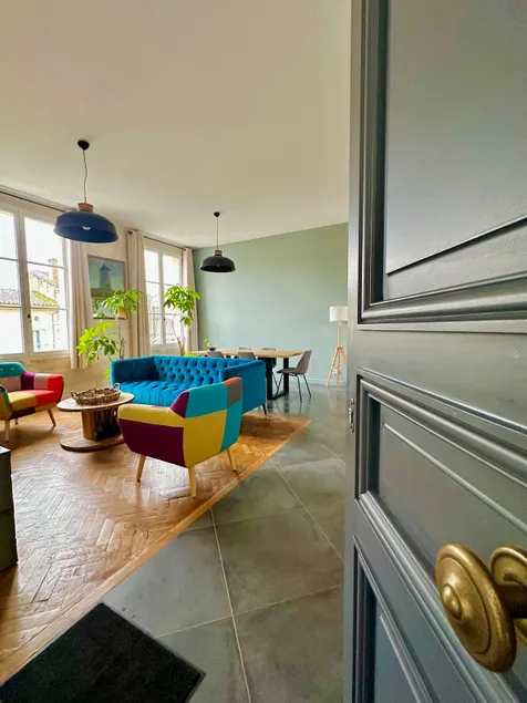 Executive apartment + parking – Near Saint-Émilion - Image 1