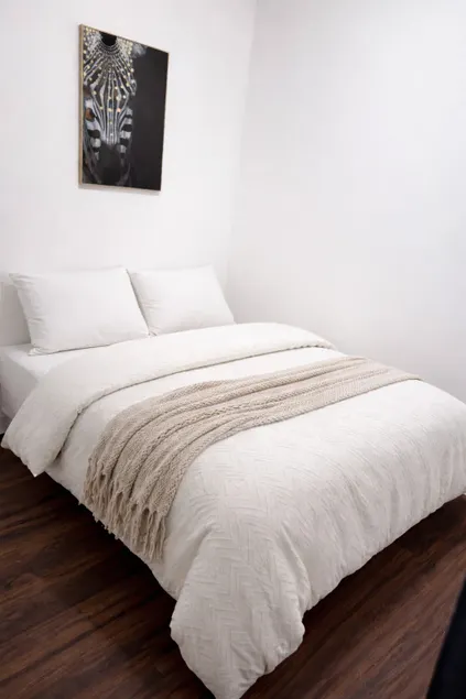 Cozy Small Paris Studio – Near Metro | 1–2 Guests - Image 1