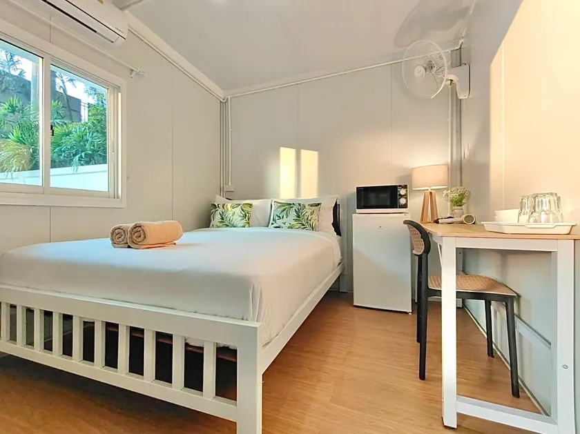 D1 | Comfy Queen Bed for 2 pax - Image 1