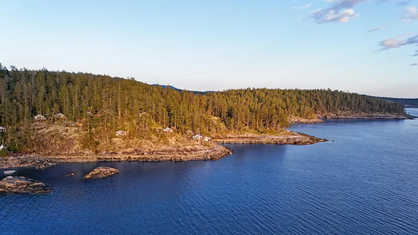 Tranquil Oceanview Cabin - Image 1