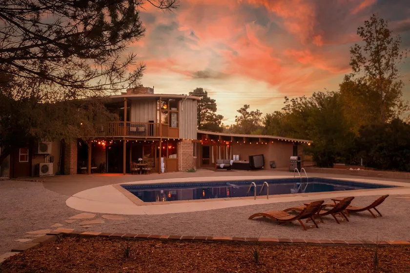 Unique home perfect for gatherings! - Image 1