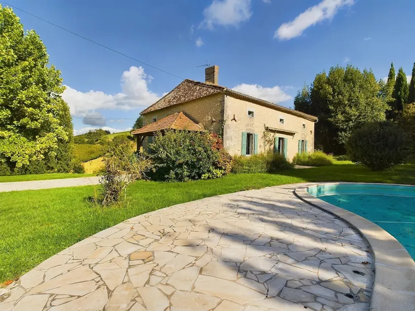 Peace, views, comfort & charm in the countryside - Image 1