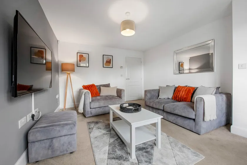 WhiskAwayStays - Walkers Lane - Family Home - Image 1