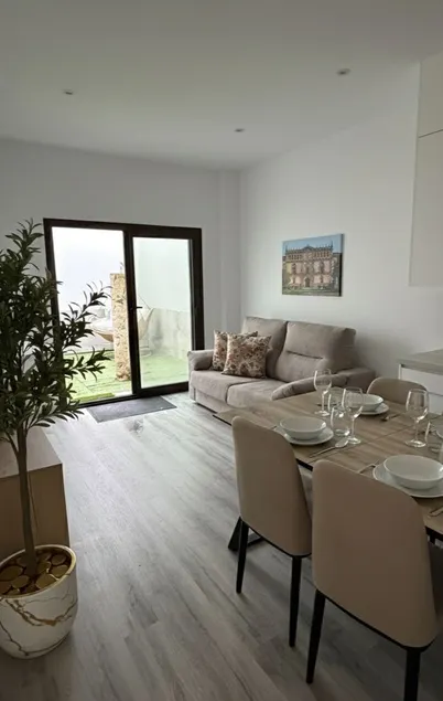 San Gabriel, Family Apartment - Image 1