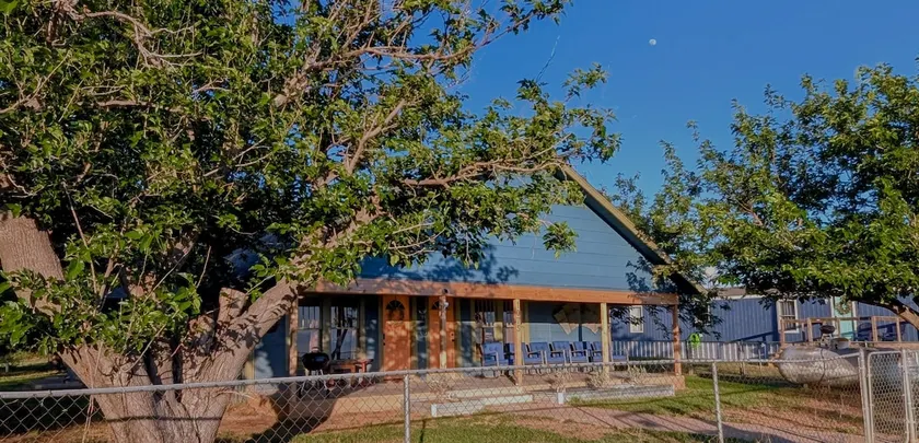 The Hitching Post at Hawley - Image 1