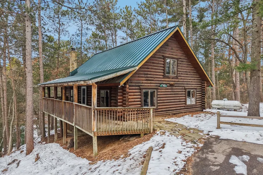 Peaceful Pines Cabin on Mirror Lake - Image 1
