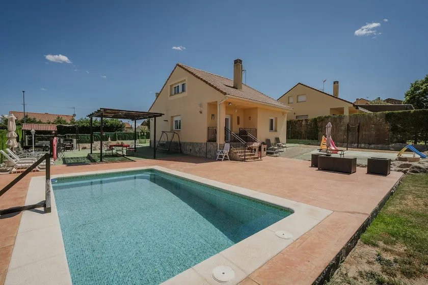 Enjoy and relax at the Robledal - Image 1