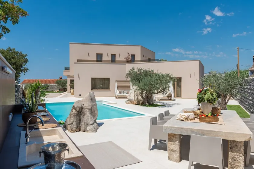 Villaistriana - Image 1