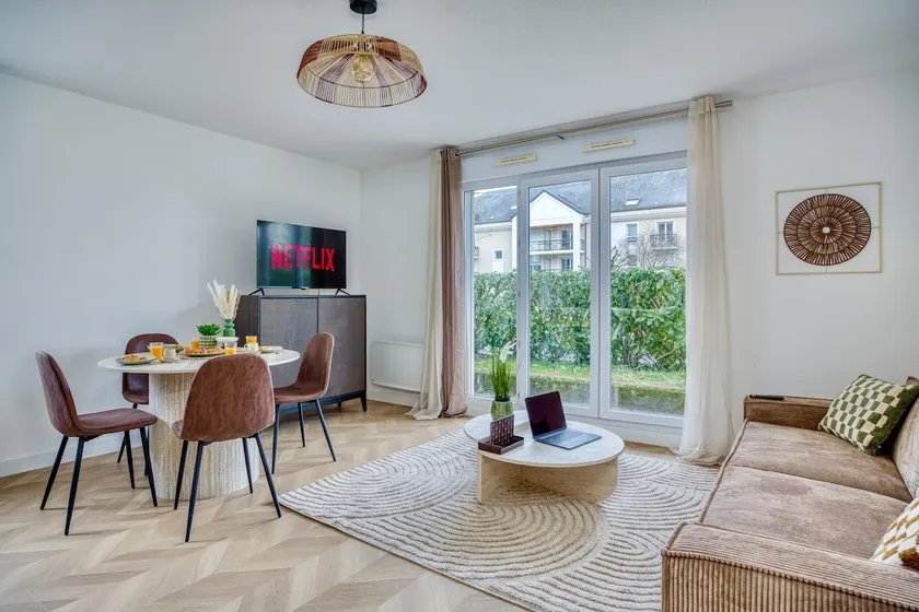 The Voltaire Business & Family Suite - Hypercentre - Image 1