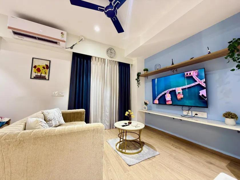 Olyra Living Modern Studio 5 Min Walk Airport - Image 1
