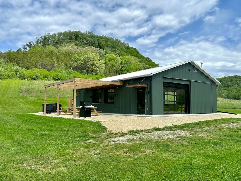 The Lodge Modern Cabin w/ Hot Tub Hiking Camping - Image 1