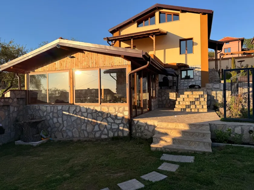 Elegant mountain house near Sapareva Banya - Image 1