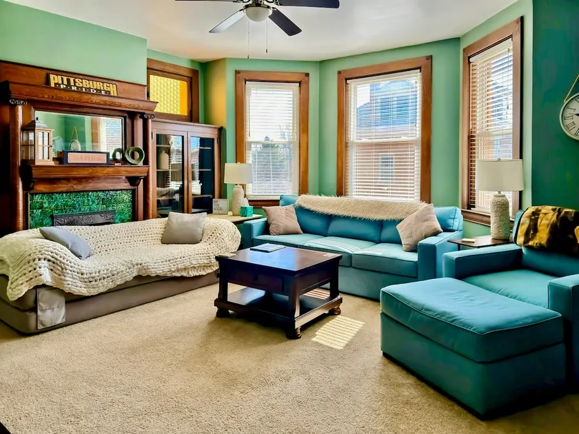 Entire 1st Floor Apartment - 12 min to Pittsburgh! - Image 1