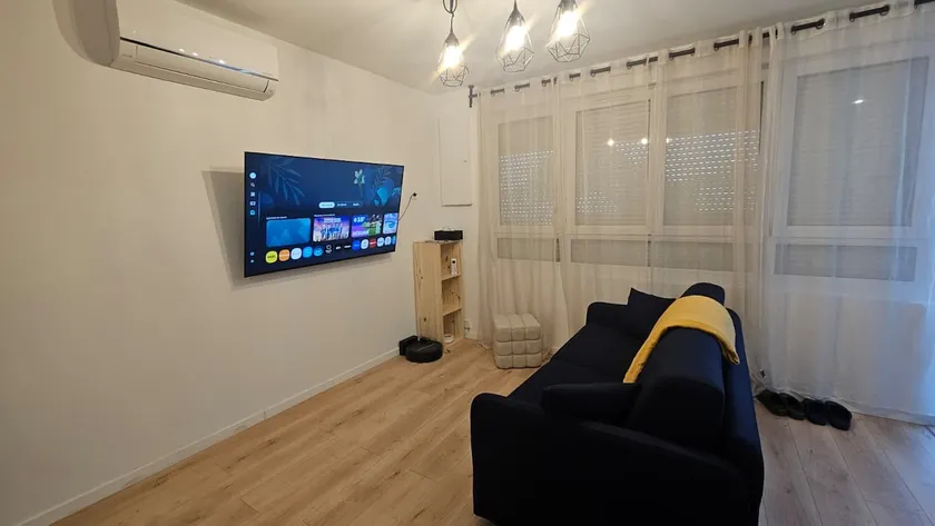 Vibray getaway, 6-person house, garden. Air conditioning. - Image 1