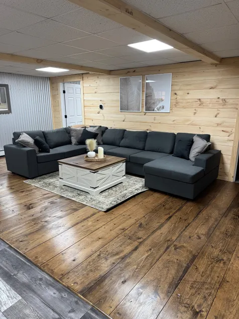 Spacious 3BR w/ 2 Baths – Perfect for Couples - Image 1