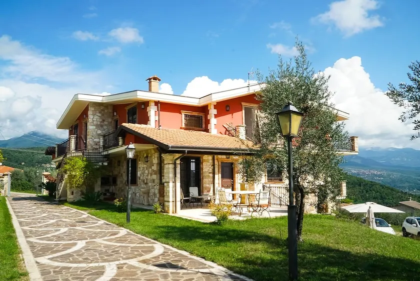Stone Villa & Park with Mountain View · Fiuggi - Image 1