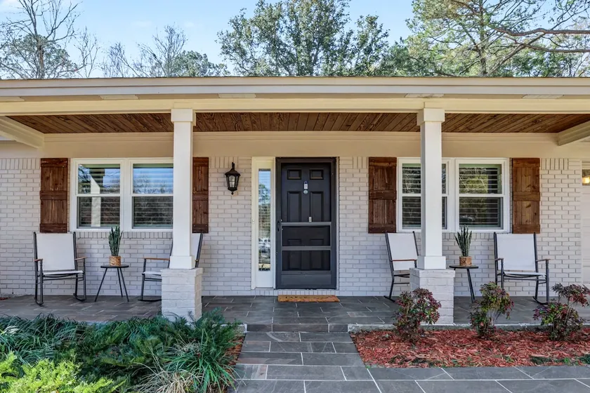3BR Villa 80 TV Gazebo Yard King Suite - Image 1