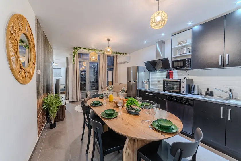 Duplex T3 Asie 4-6 people - 2 bathrooms - Air-conditioned - Downtown - Image 1