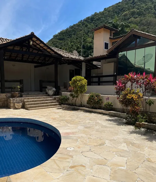 Gourmet Area and Pool in the Oceanic Region of Niterói - Image 1