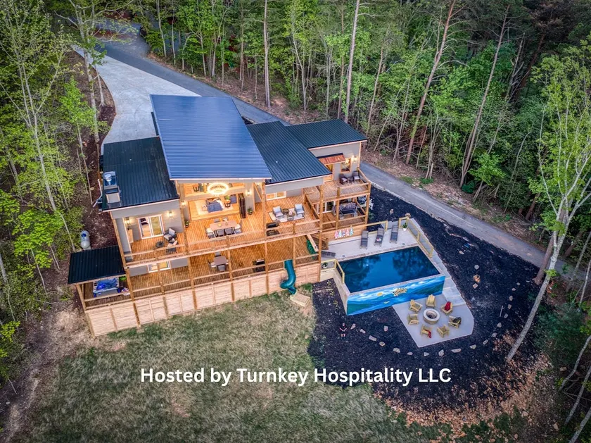 Pool, Mtn Views, 5 min to downtown, 5 Kings - Image 1