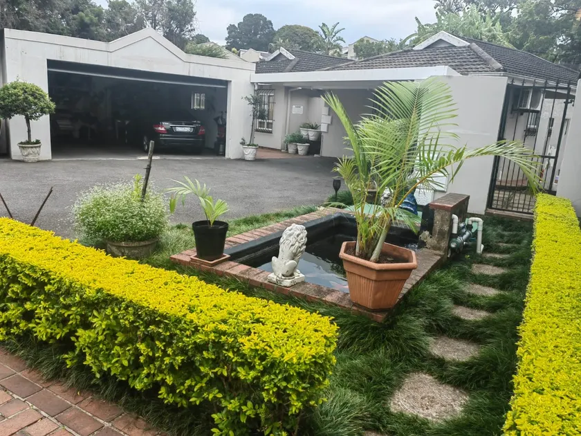 Khwezi Boutique Apartment 2 - Image 1
