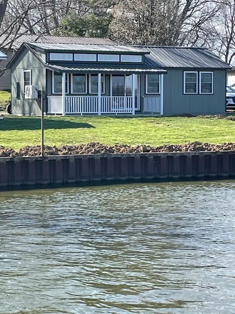 Cute As A Button! Mattoon Lake, Neoga IL. - Image 1