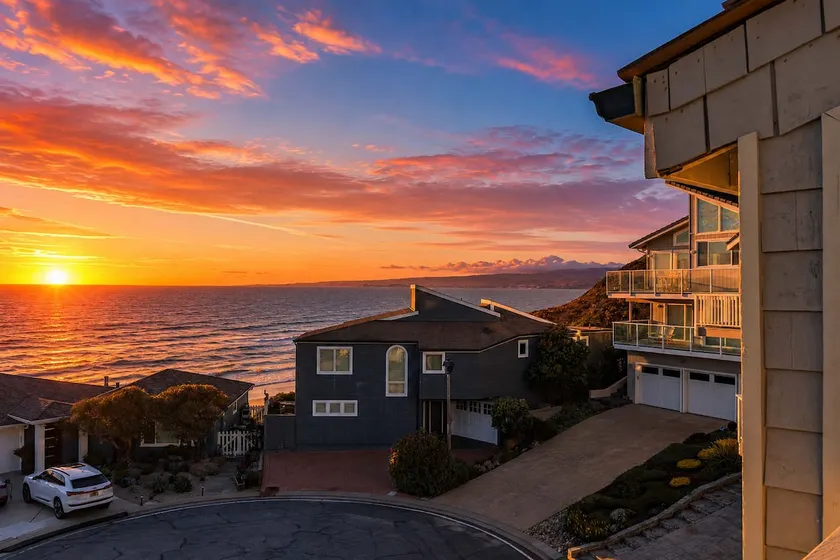 Shore Line Retreat - Next to Manresa State Beach! - Image 1