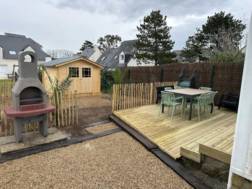 60 m2 house with 250 m2 enclosed land - Image 1
