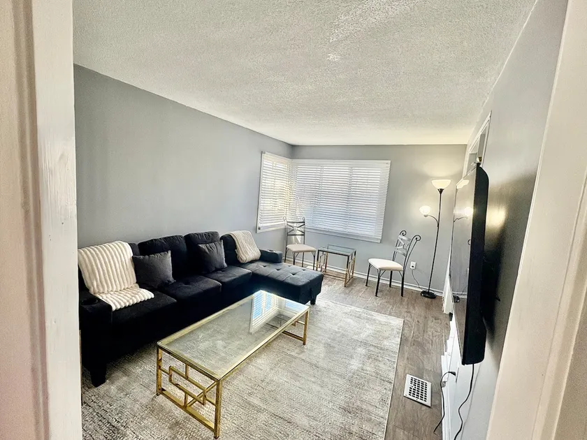 Cozy Two Bedroom home - Image 1