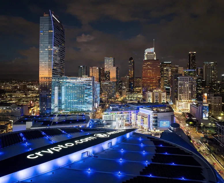 DTLA Modern 1BR • 2 Beds•Parking•Pool•Balcony - Image 1