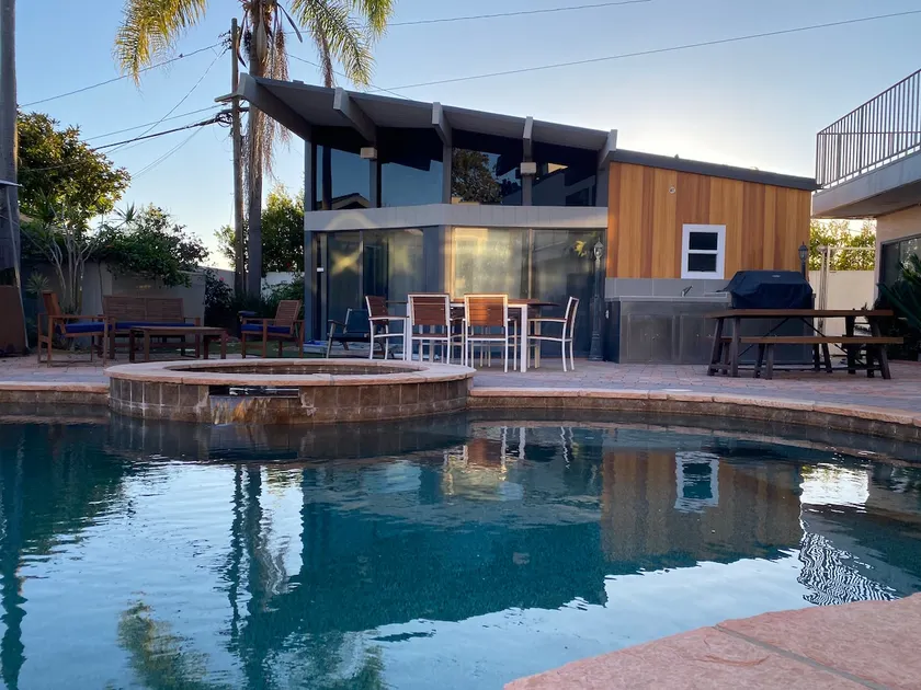 Modern poolside luxury retreat | central west LA - Image 1