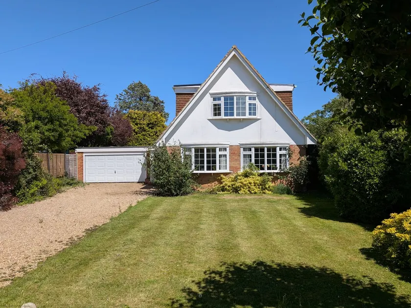 Still Waters, Emsworth -  a cottage that sleeps 8 guests  in 4 bedrooms - Image 1
