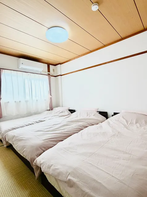 14 min walk from Kumamoto Station/1 free parking space/washing machine + dryer included/max 7 people/USB-C compatible/ideal for families and groups - Image 1