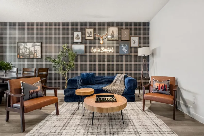 Luxurious 4BR Home | Near Banff | YYC | Garage| AC - Image 1
