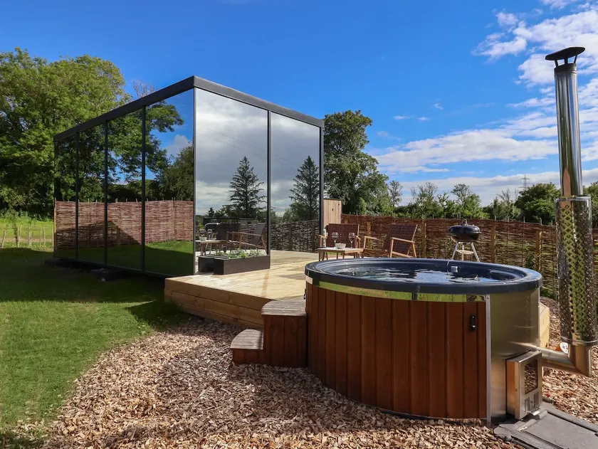 Luxury Mirror Cabin with Hot Tub & Sauna - Image 1