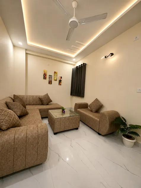 Iron & Oaks-Luxe 1BHK with Mountain view I Tapovan - Image 1