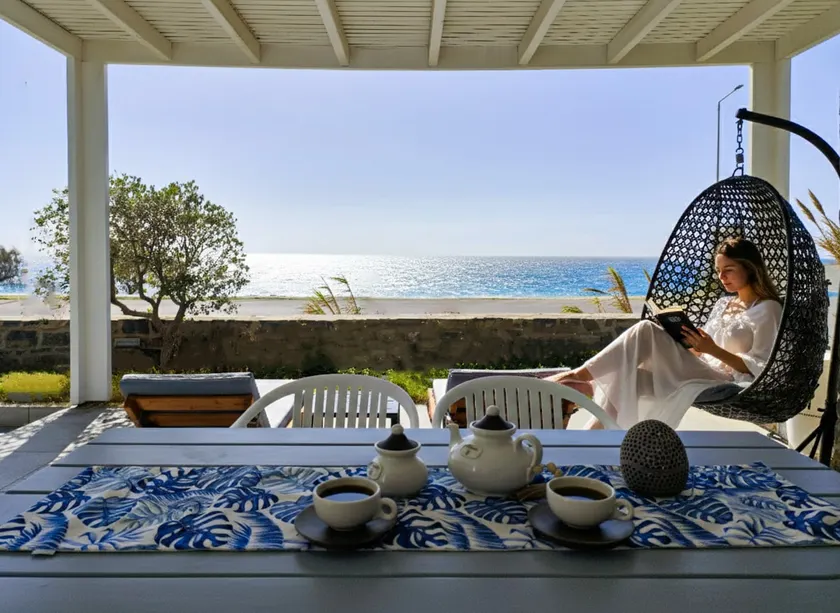 KYMO Private Seafront Residence - Image 1