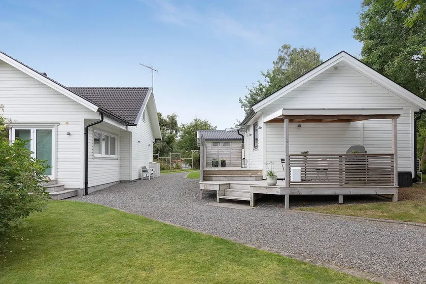 Close to nature guesthouse | 4 beds | Close to flights and Gbg - Image 1