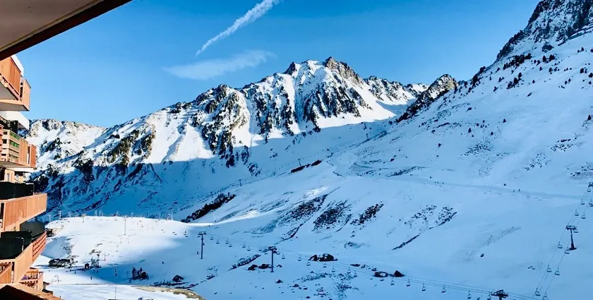 6 people/real bedroom/at the foot of the slopes/parking/mountain view - Image 1