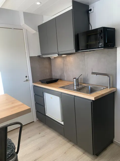 Newly renovated guesthouse (cleaning included) - Image 1
