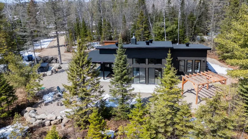 The Hunters’ Cabin | Spa, Luxury and Comfort - Image 1