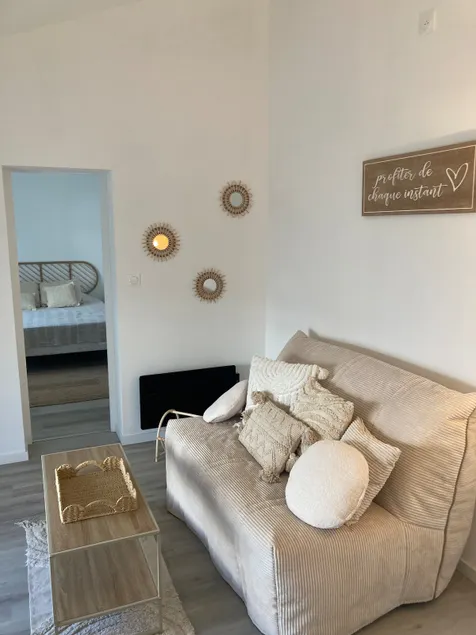 Beachfront cottage - Image 1